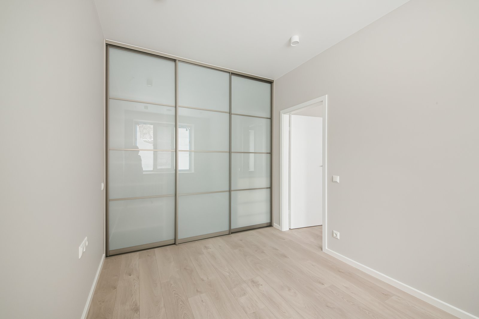 Baldai namams drabuzines_-_sb_290.jpg