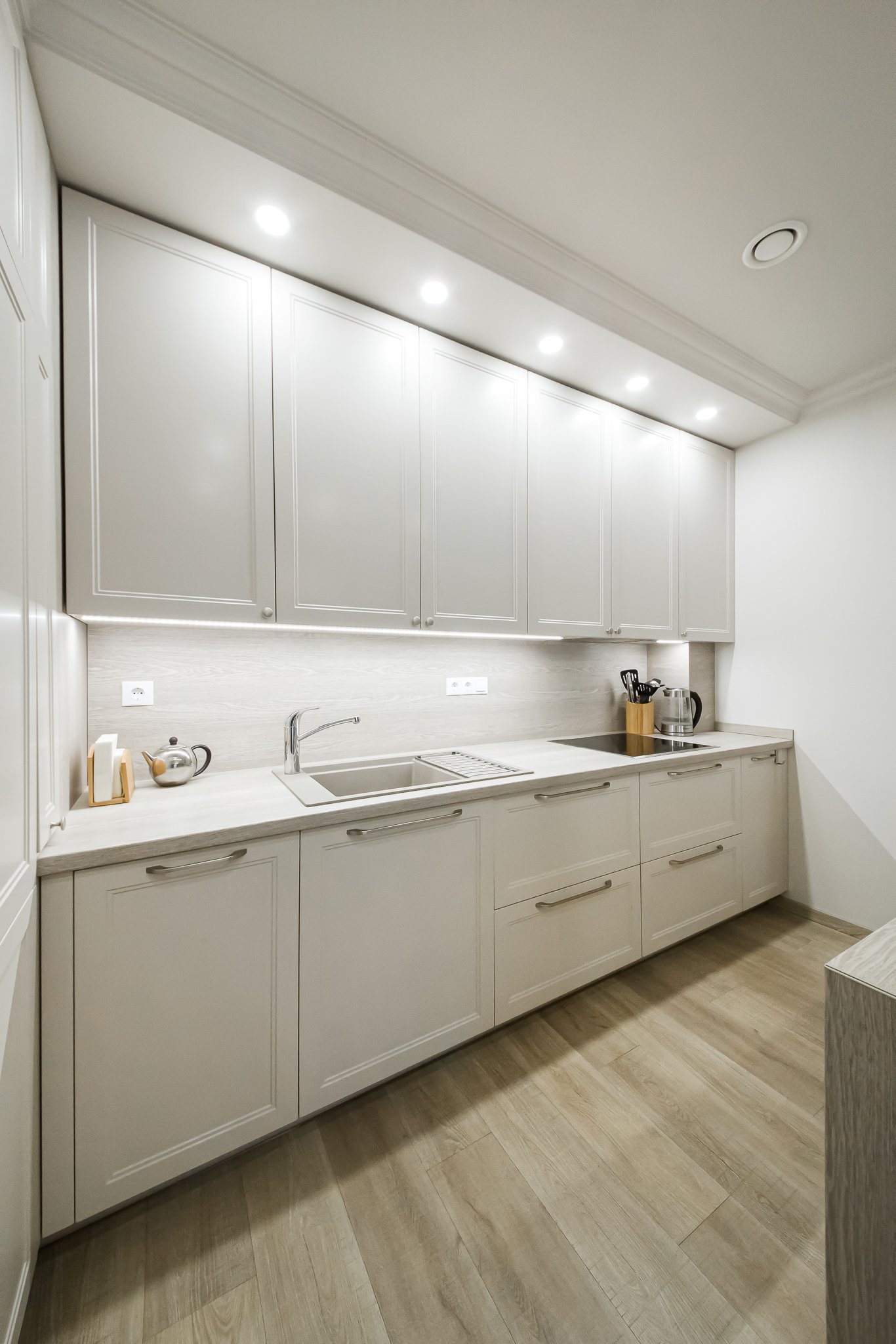 virtuve_s_baldaisb_014.jpgKLAISIKINIO STILIAUS BUTAS  VILNIIUJE (NAUJA STATYBA)