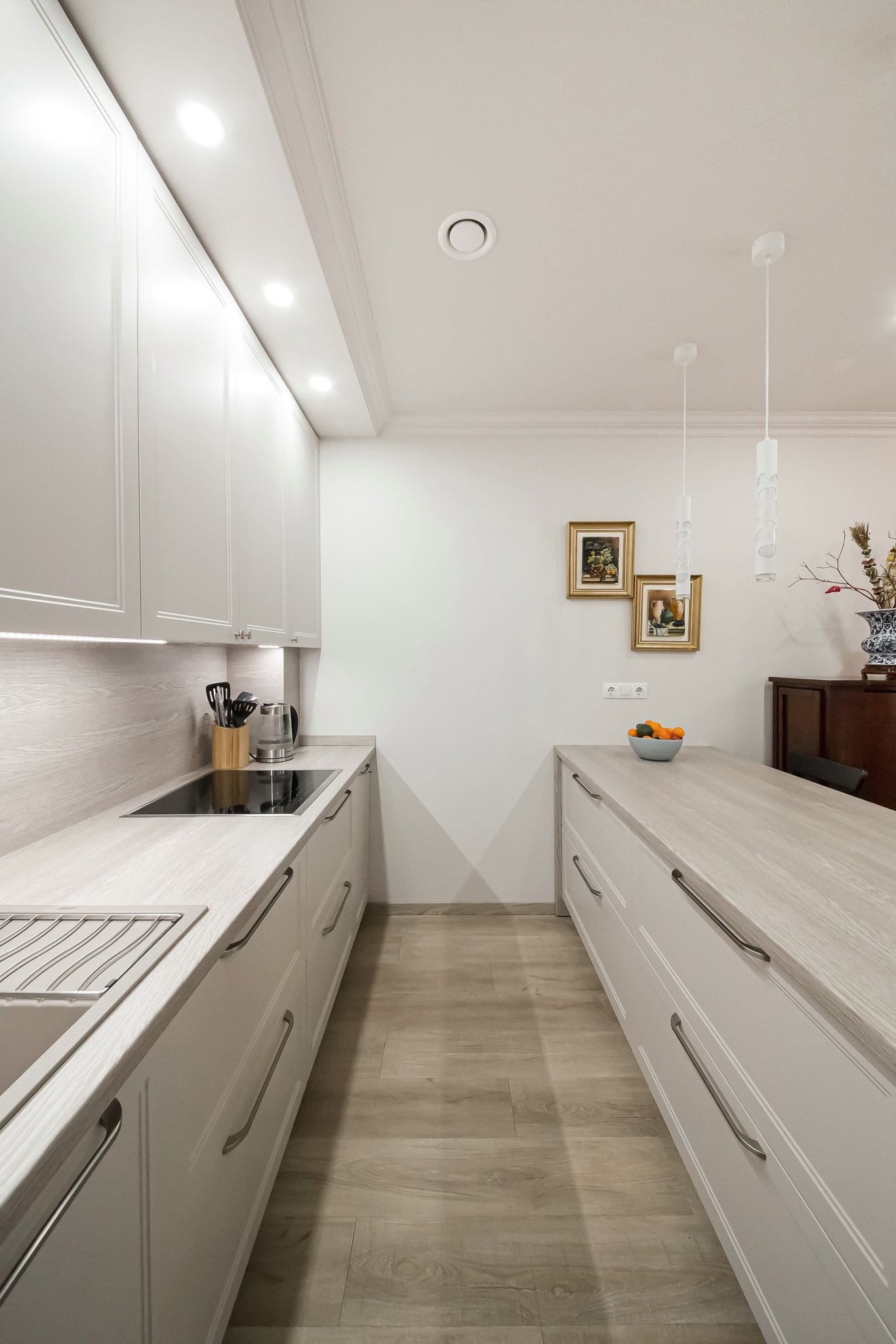 virtuve_s_baldaisb_015.jpgKLAISIKINIO STILIAUS BUTAS  VILNIIUJE (NAUJA STATYBA)