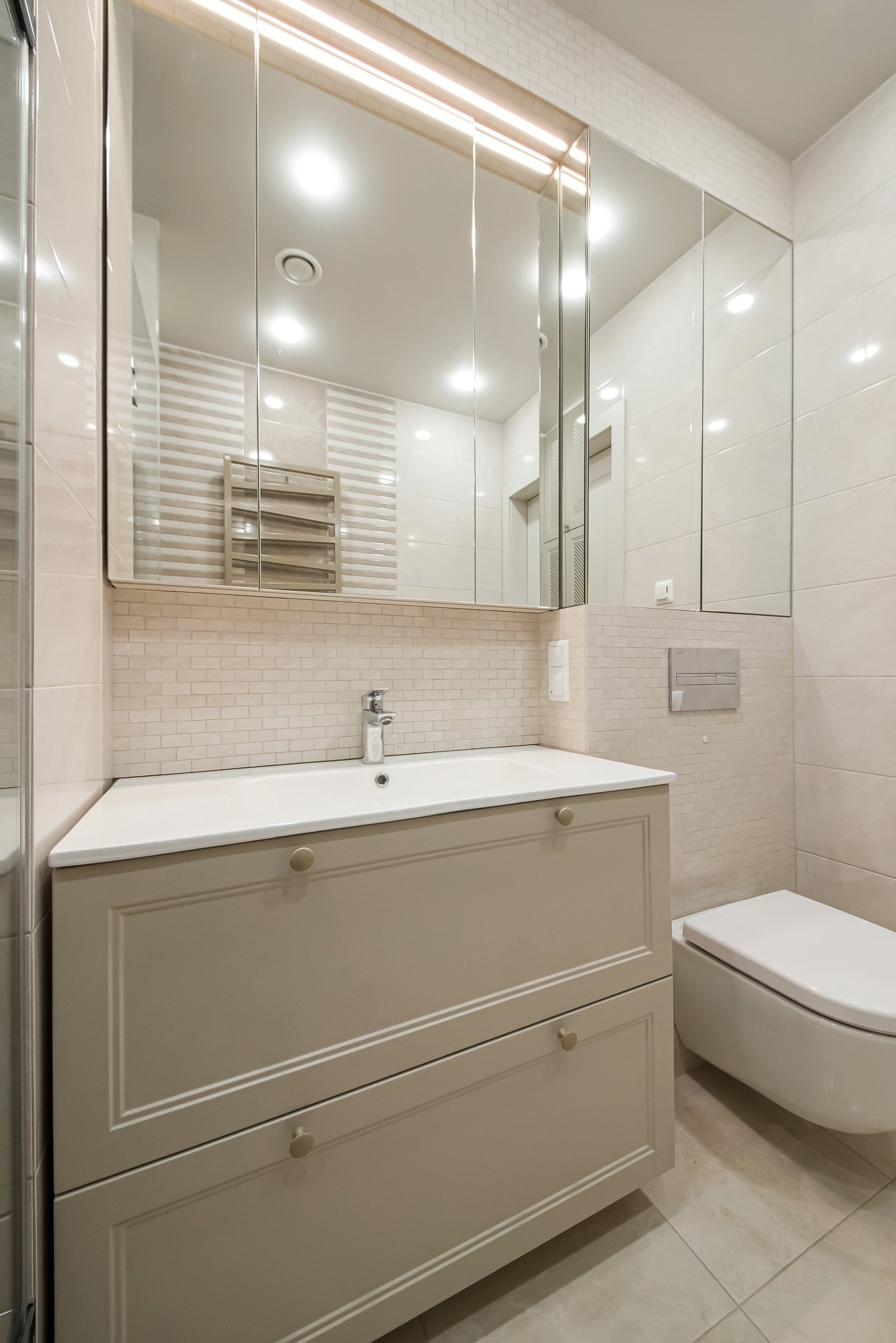 virtuve_s_baldaisb_044.jpgKLAISIKINIO STILIAUS BUTAS  VILNIIUJE (NAUJA STATYBA)