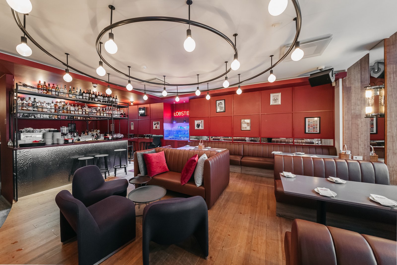 baldai_kavinemszsb_110.jpgPrekybiniai baldai