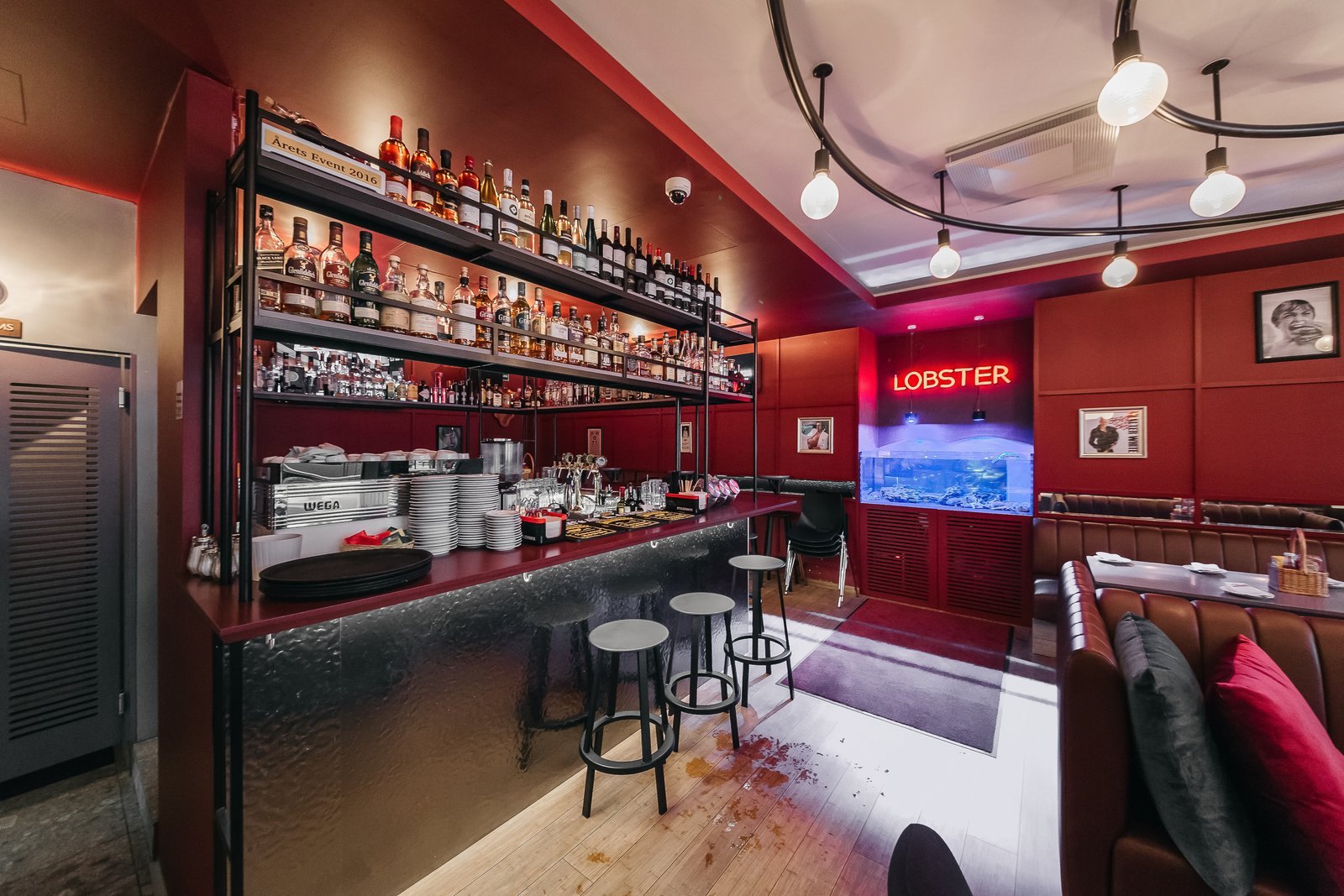 baldai_kavinemszsb_114.jpgPrekybiniai baldai