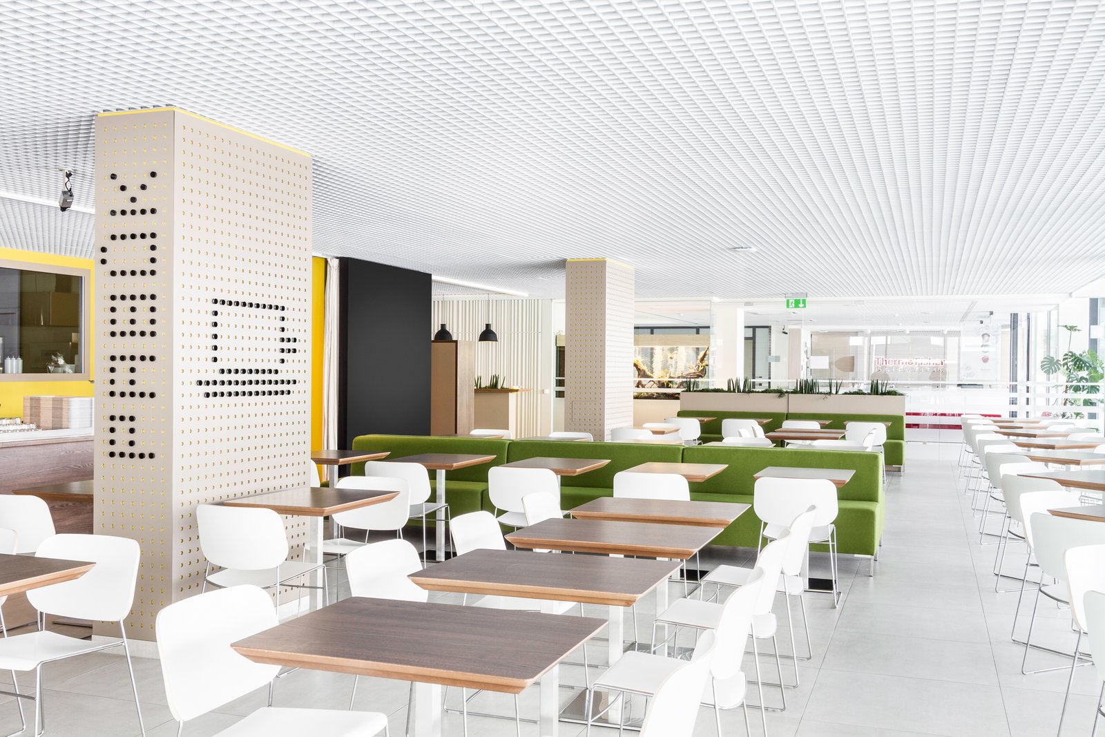 komerciniu_patalpu_baldaifermentas-bendras-2.jpgPrekybiniai baldai