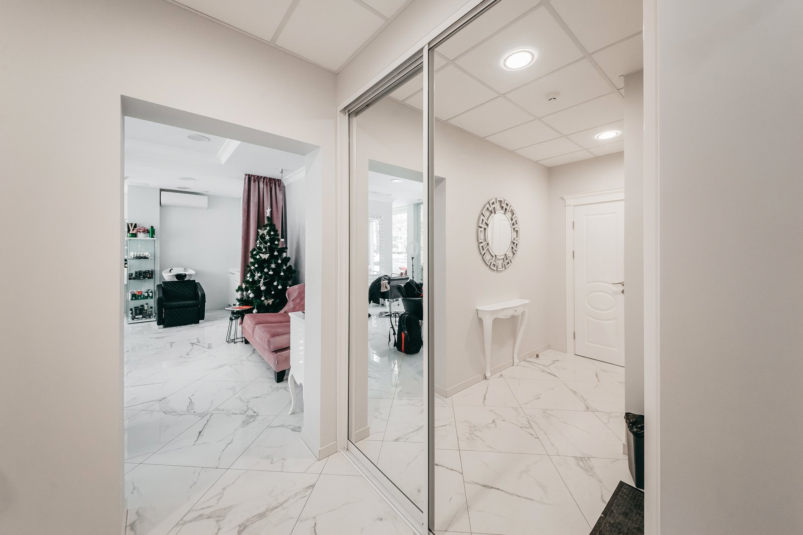 baldai_kirpyklomssb_029.jpgKomercinės patalpos