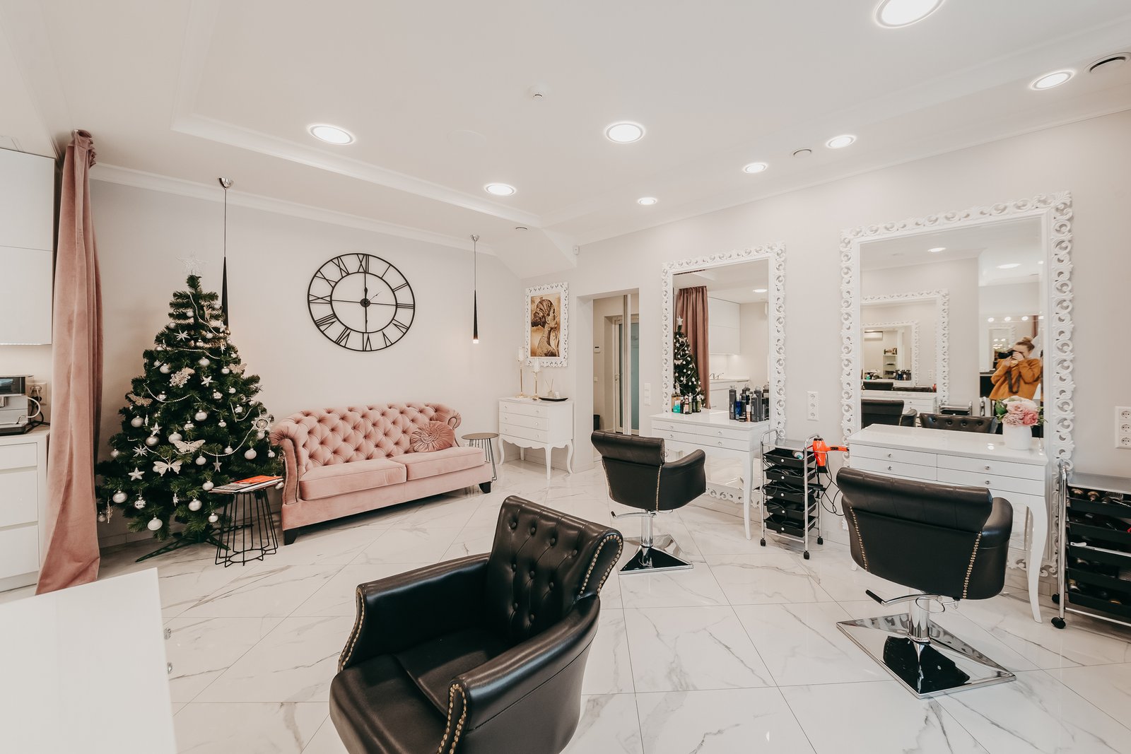 baldai_kirpyklomssb_039.jpgKomercinės patalpos