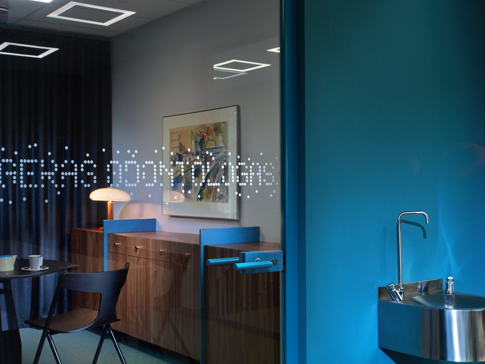 Baldai verslui baldai_odontologijos_kabineto13.jpg