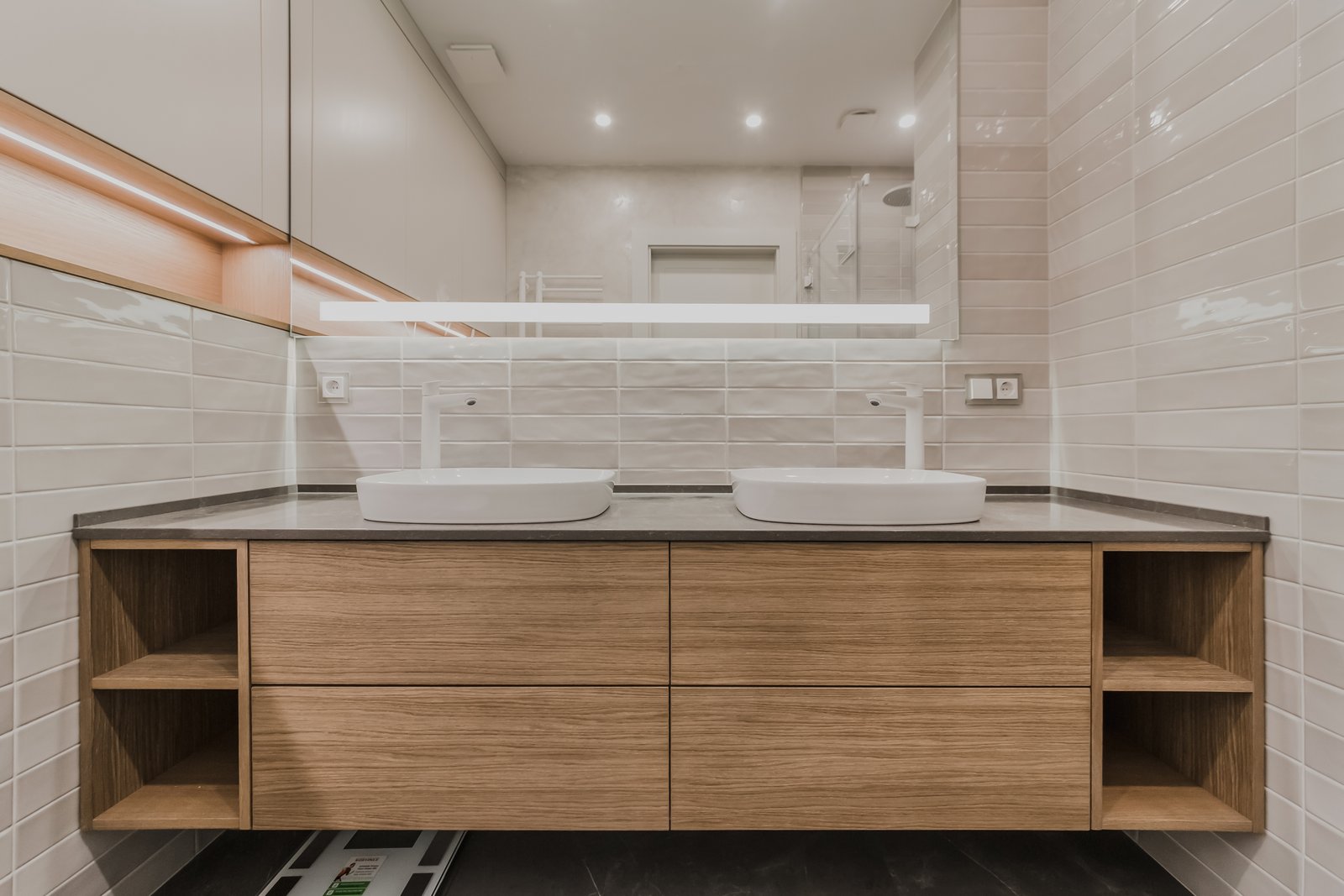 virtuve_s_baldai_vilniuje_butaspsb_45.jpgŠIUOLAIKINIO STILIAUS BUTAS VILNIUJE (NAUJA STATYBA)