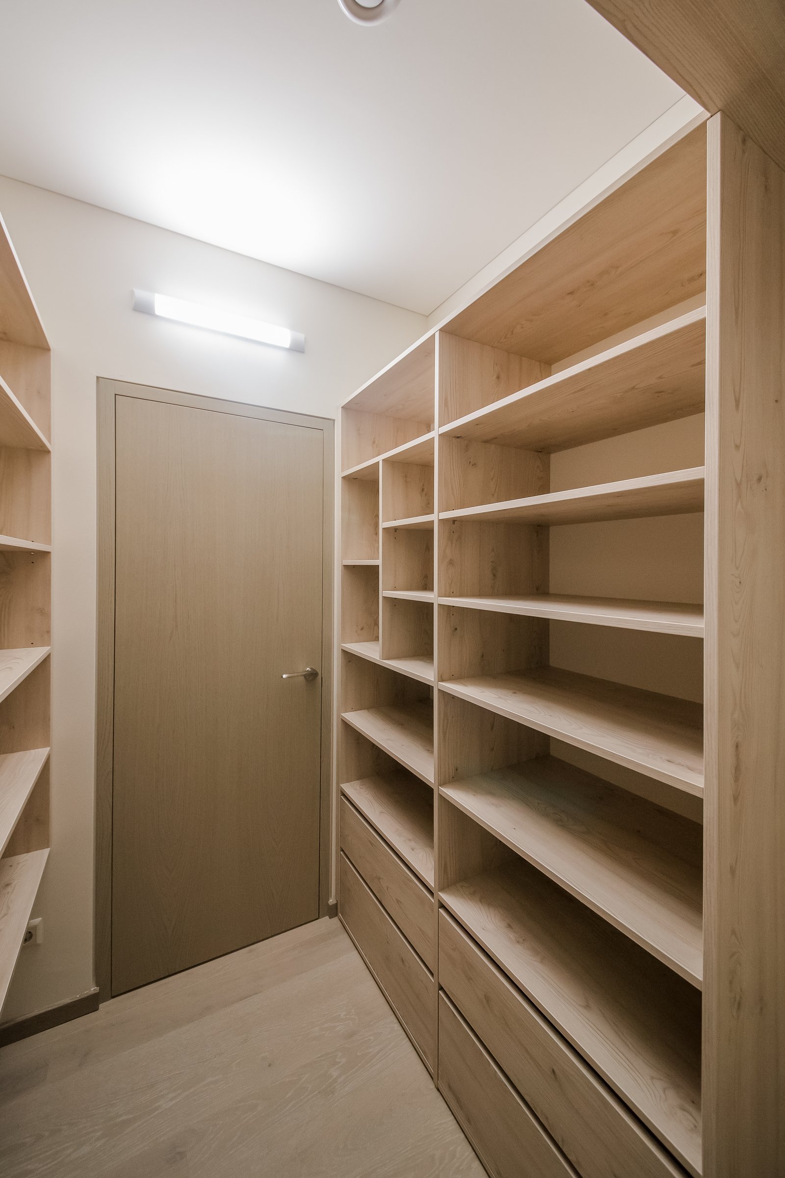 virtuve_s_baldai_vilniuje_namas_asb_030.jpgŠIUOLAIKINIO STILIAUS NAMAS VILNIAUS RAJONE (NAUJA STATYBA)