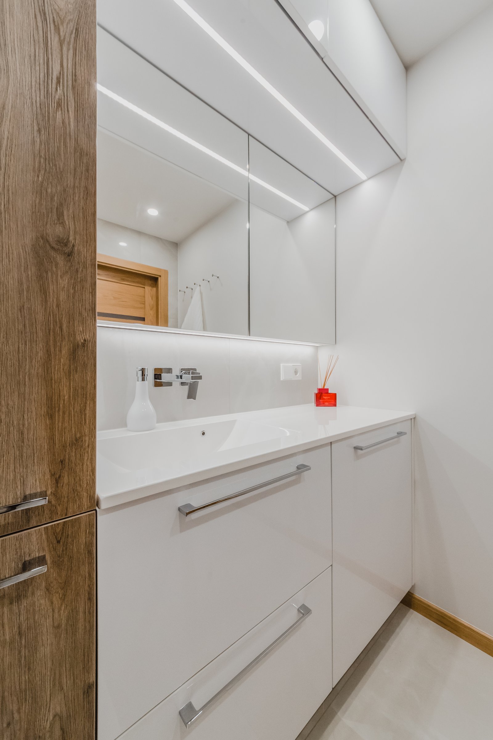 virtuve_s_baldu_gamyba_vilniuje_butas_savanoriusb_55.jpgKAPITALINĖ BUTO RENOVACIJA