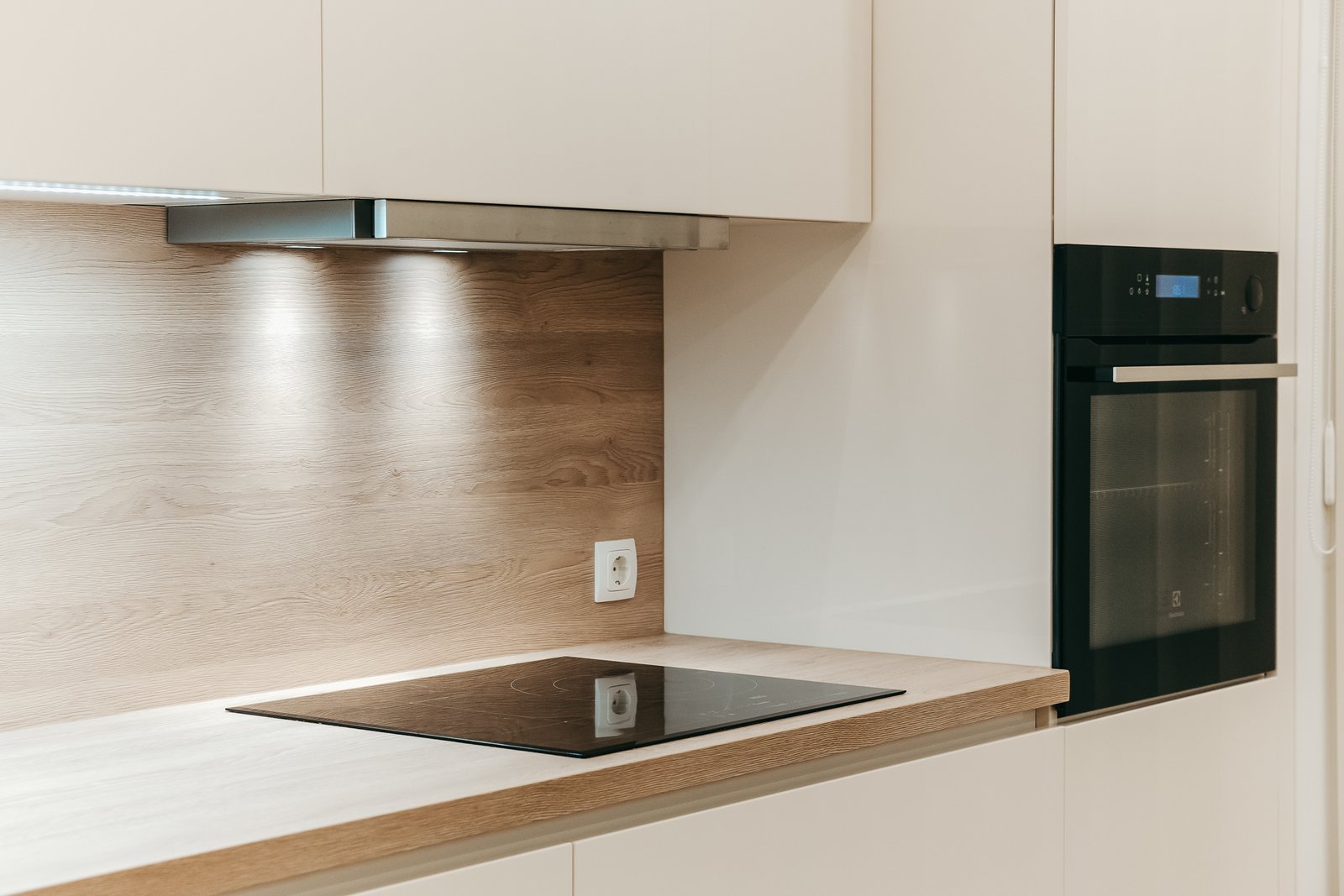 virtuve_s_baldu_gamyba_vilniuje_butas_mazvydo_kaireviciutevirtuve_s_baldu_gamyba_vilniuje_butas_mazvydo_sakalytesb_125--.jpgŠIUOLAIKINIO STILIAUS BUTAS VILNIUJE (NAUJA STATYBA)