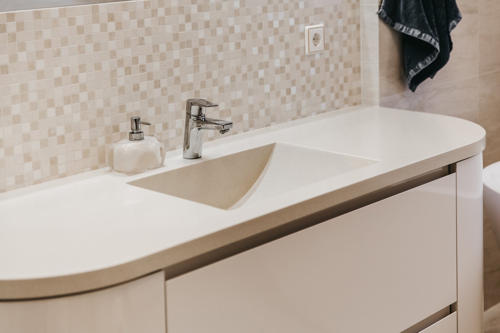 virtuves_baldai_vilniuje_namas_s_alc_ininkaisb_227.jpgNAMAS VILNIAUS RAJONE (NAUJA STATYBA)